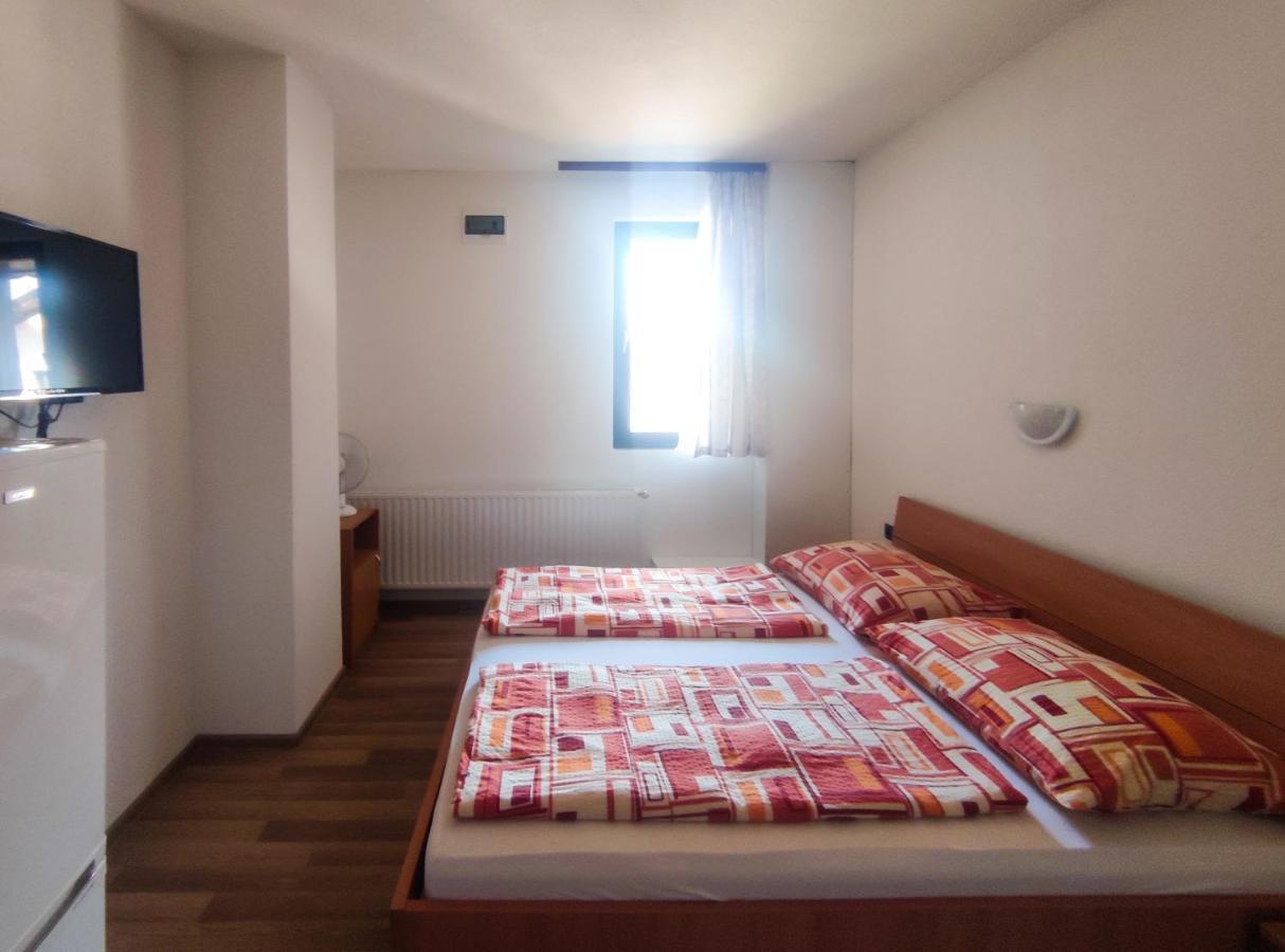 Viktoria Panzio Zamardi Hotel Luaran gambar