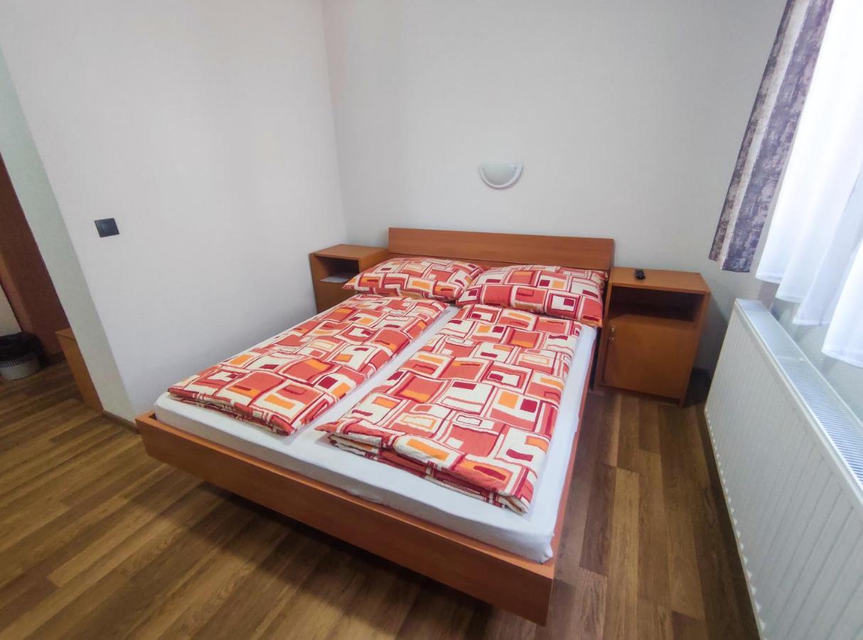 Viktoria Panzio Zamardi Hotel Luaran gambar
