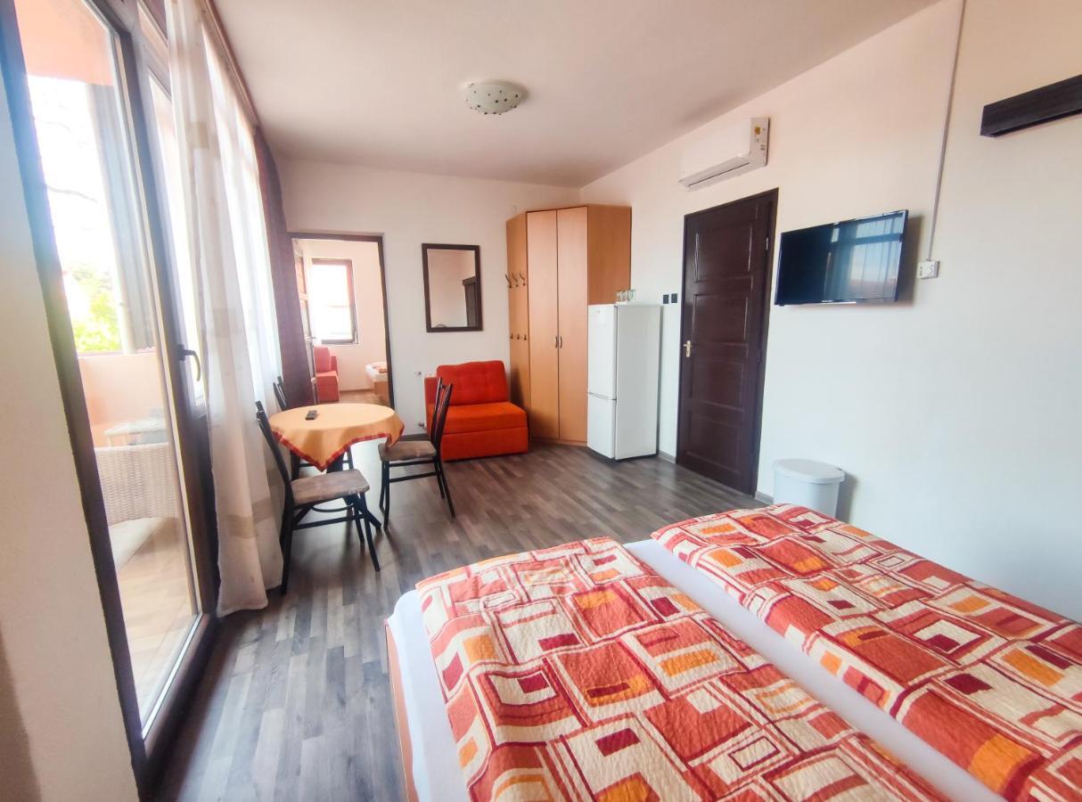 Viktoria Panzio Zamardi Hotel Luaran gambar