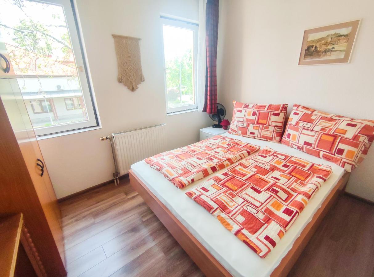 Viktoria Panzio Zamardi Hotel Luaran gambar